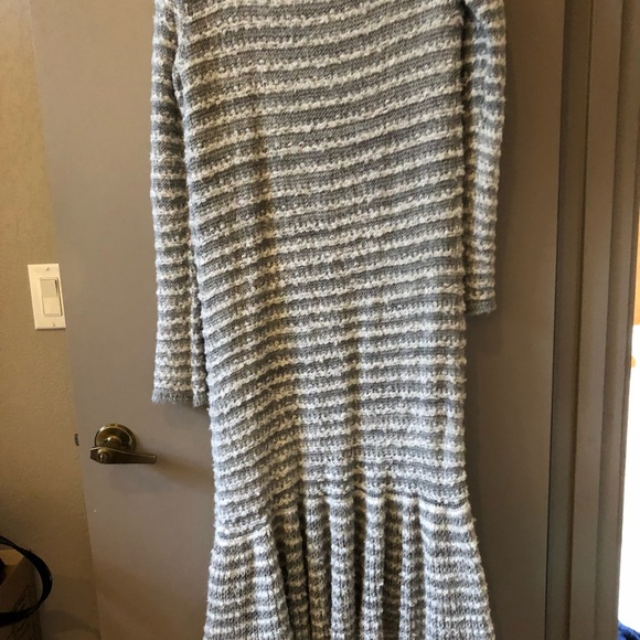 Free People Woman’s size small long sweater. - Picture 8 of 8